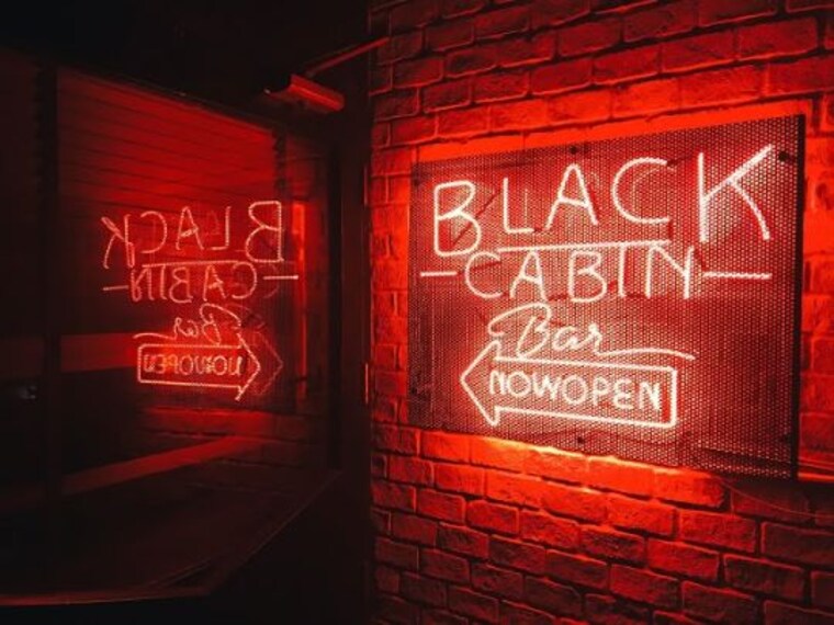 Black Cabin_3